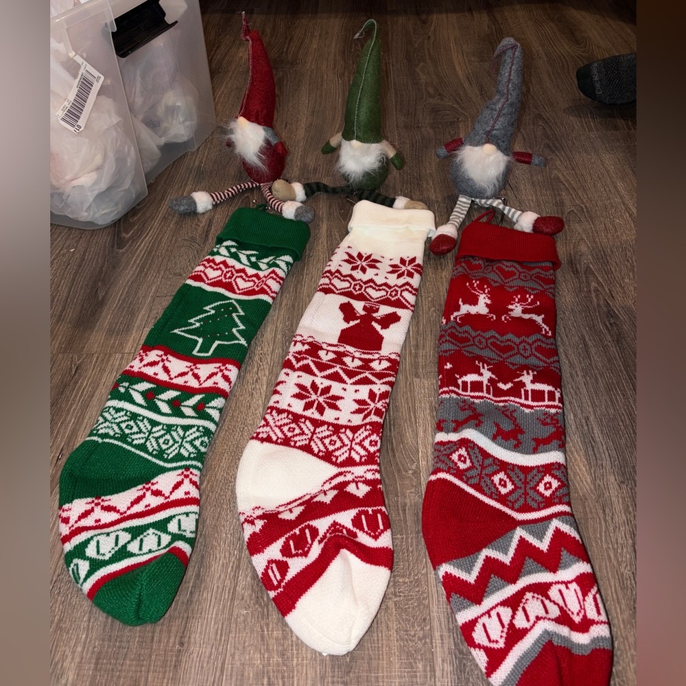 🏷️ 3/$75 Deal 🫱🏻‍🫲🏽 Set of 3 Vintage Style Stockings + Stuffed Gnomes
